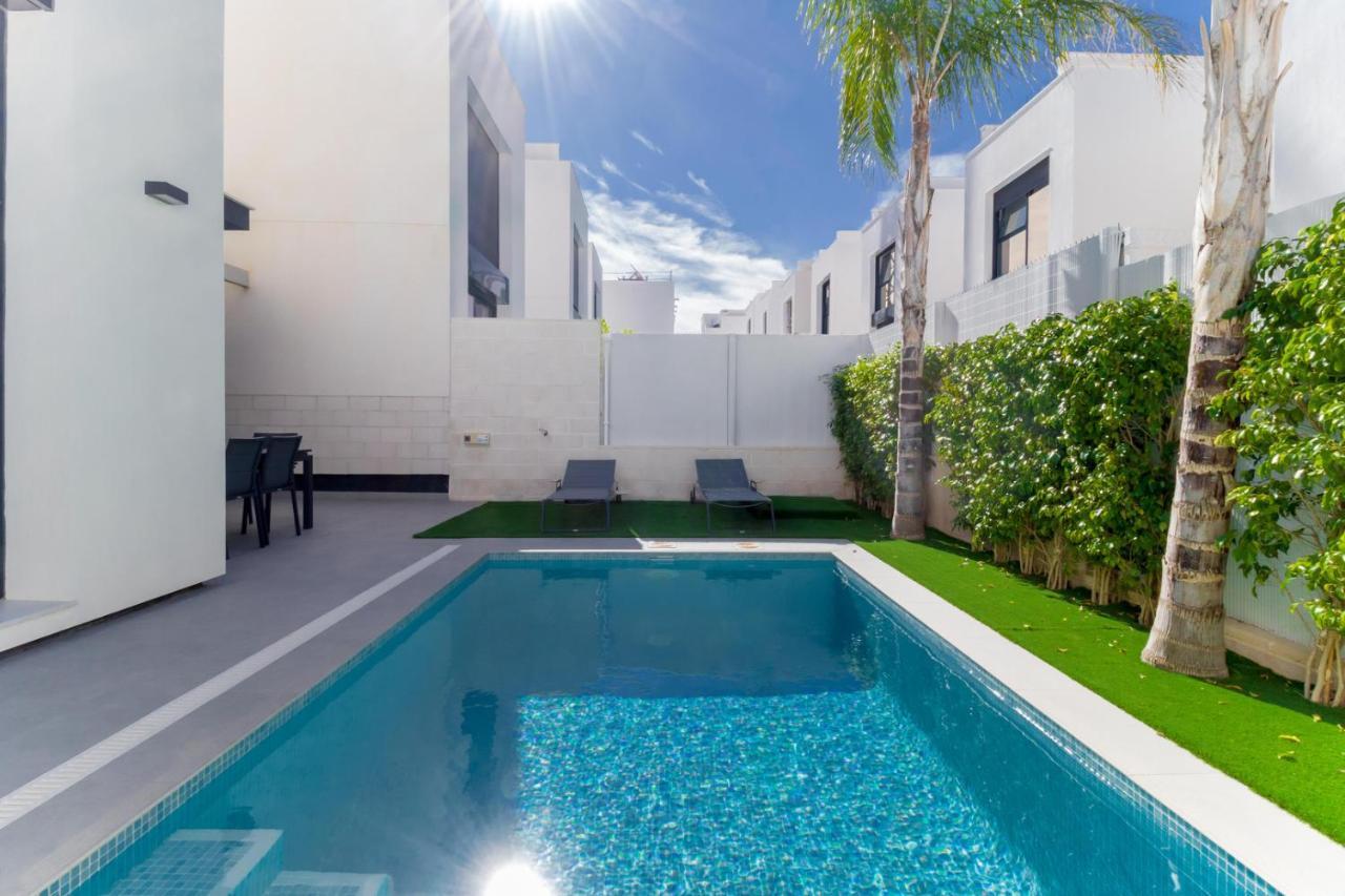 High Tech Villa Navia Spanien Orihuela Exteriér fotografie